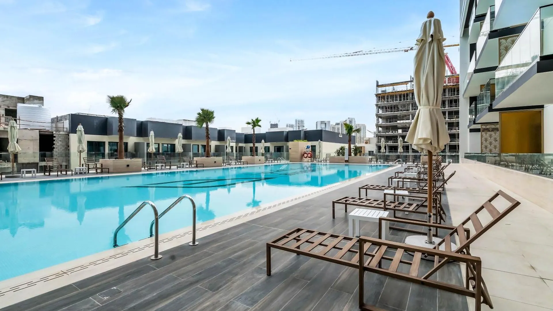 Lovely 1Br Flat Wbalcony Gym & Pool In Jvc Dubai United Arab Emirates