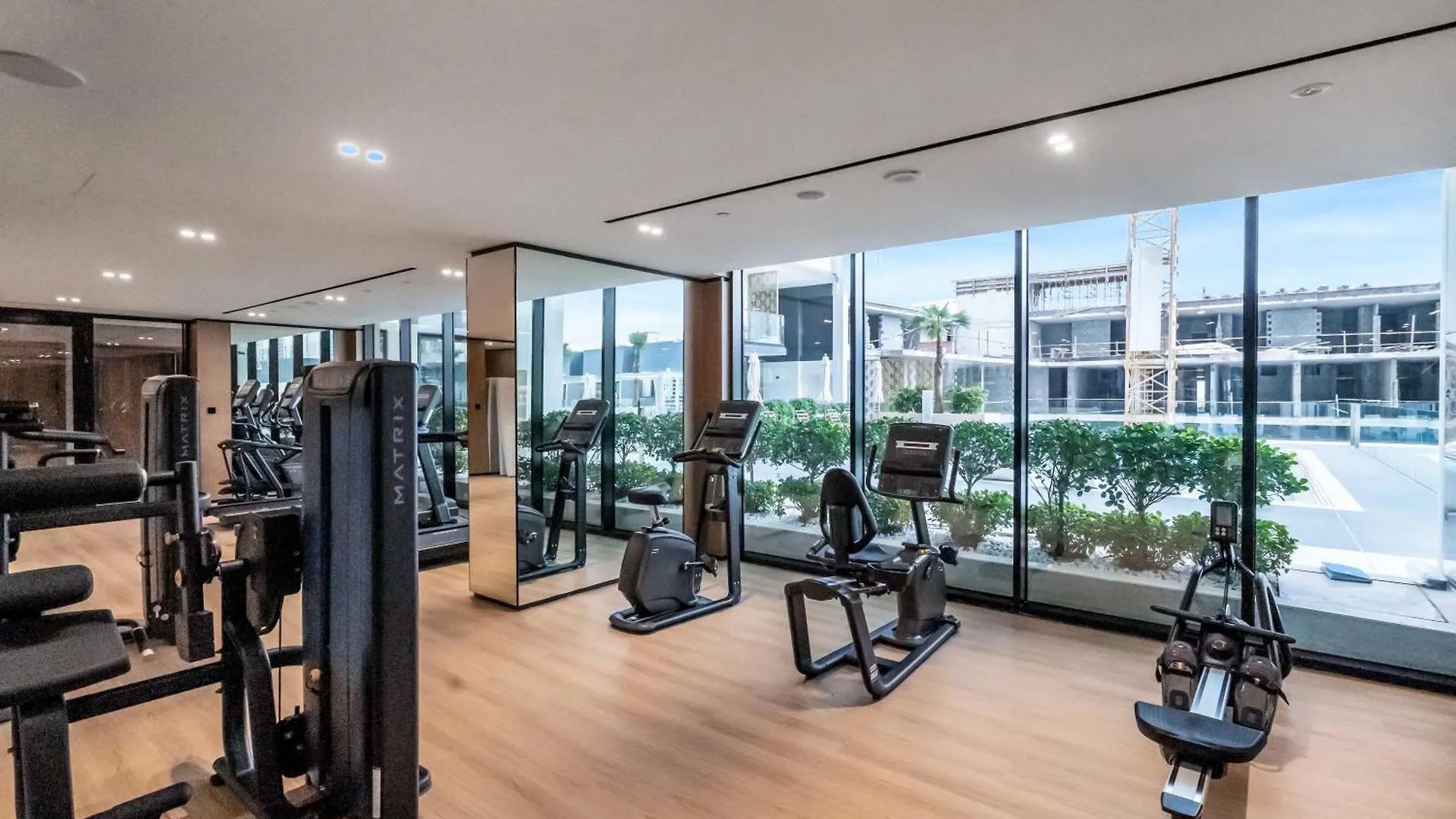 Daire Lovely 1Br Flat Wbalcony Gym & Pool In Jvc Dubai